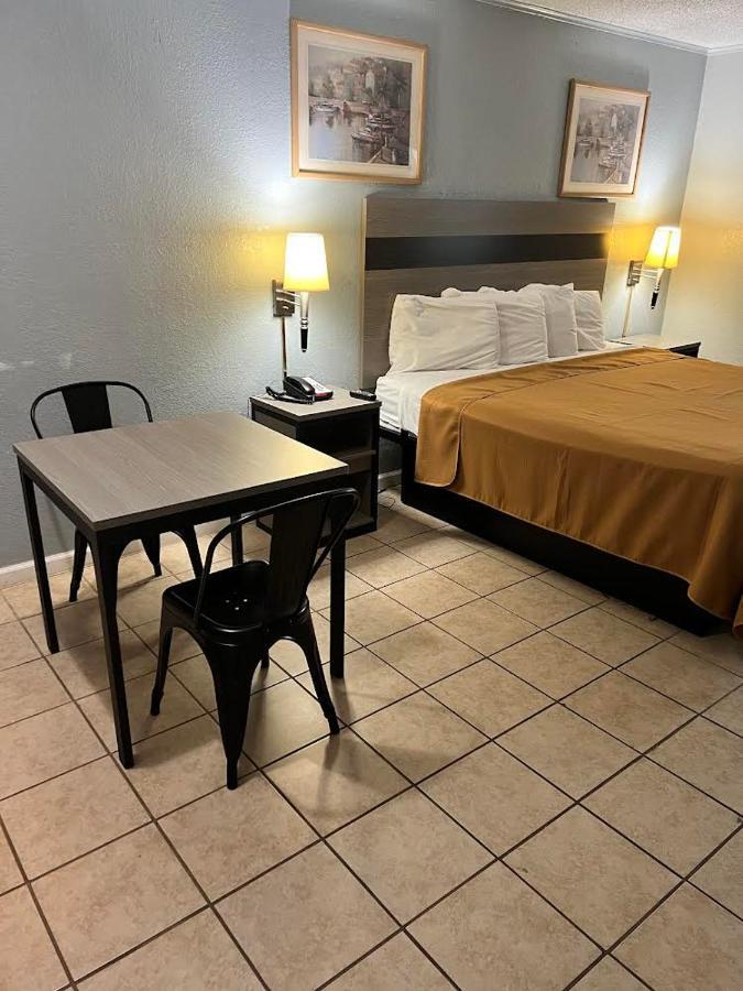 Executive Inn Mercedes Weslaco Exterior photo